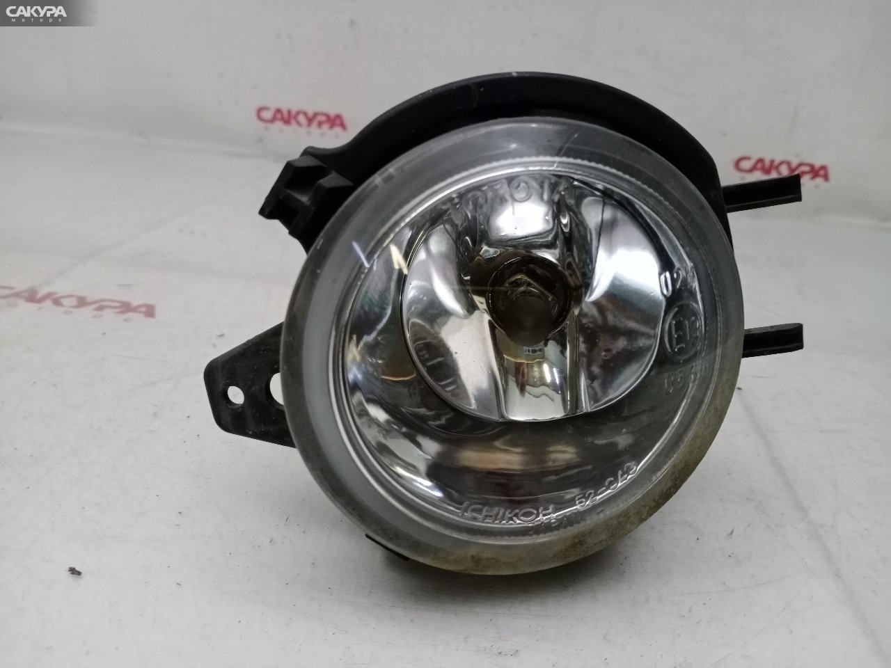 Фара противотуманная левая Toyota Funcargo NCP20 2NZ-FE 52-040: купить в Сакура Красноярск.