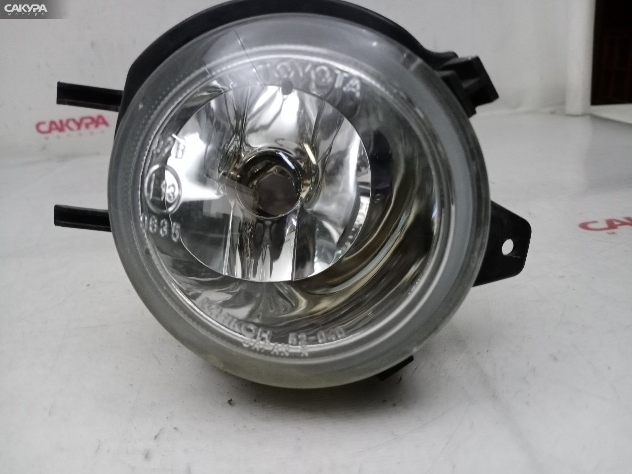 Фара противотуманная правая Toyota Funcargo NCP20 2NZ-FE 52-040: купить в Сакура Красноярск.