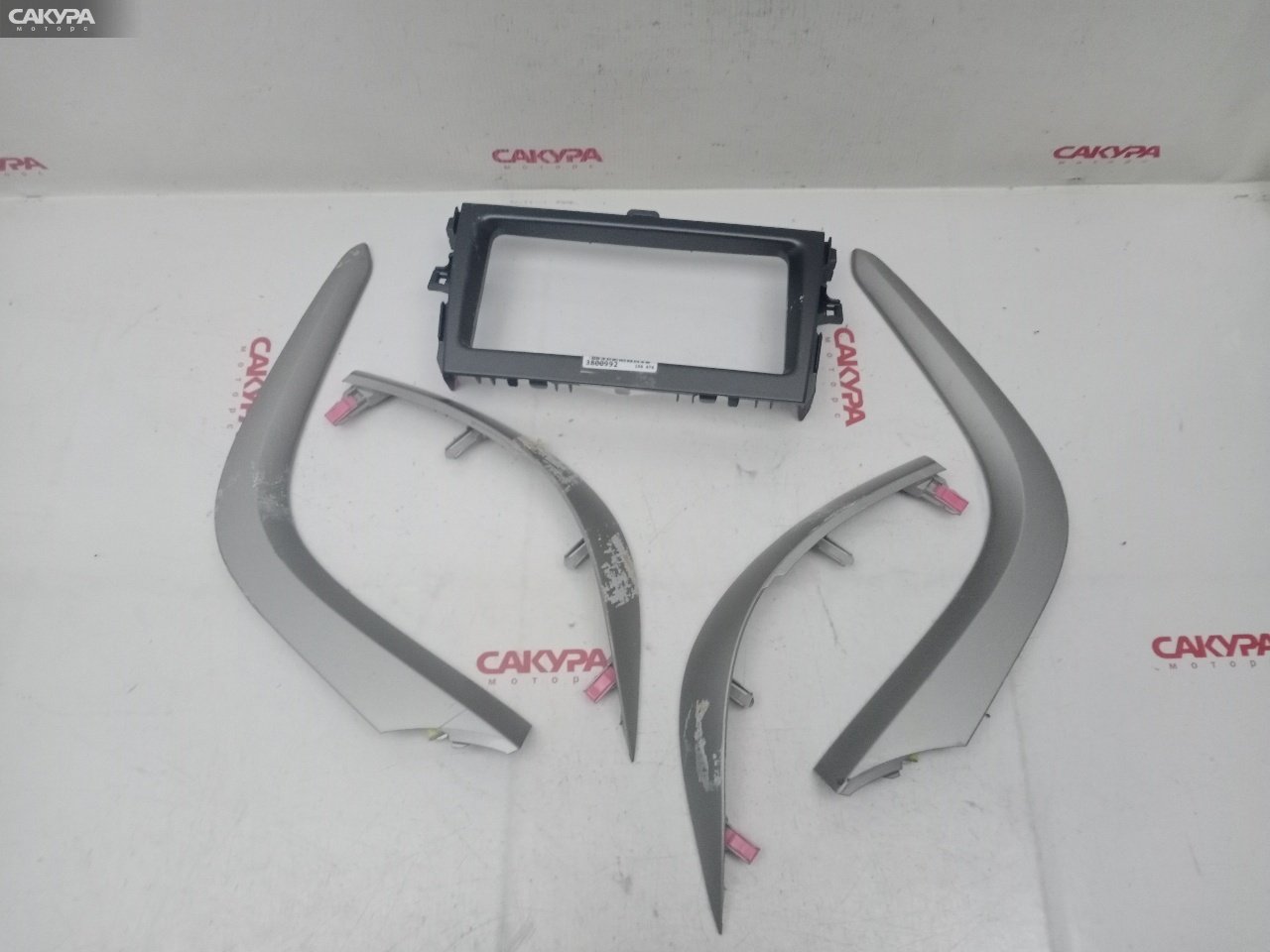 Рамка магнитолы Toyota Corolla Axio NZE141 1NZ-FE: купить в Сакура Красноярск.