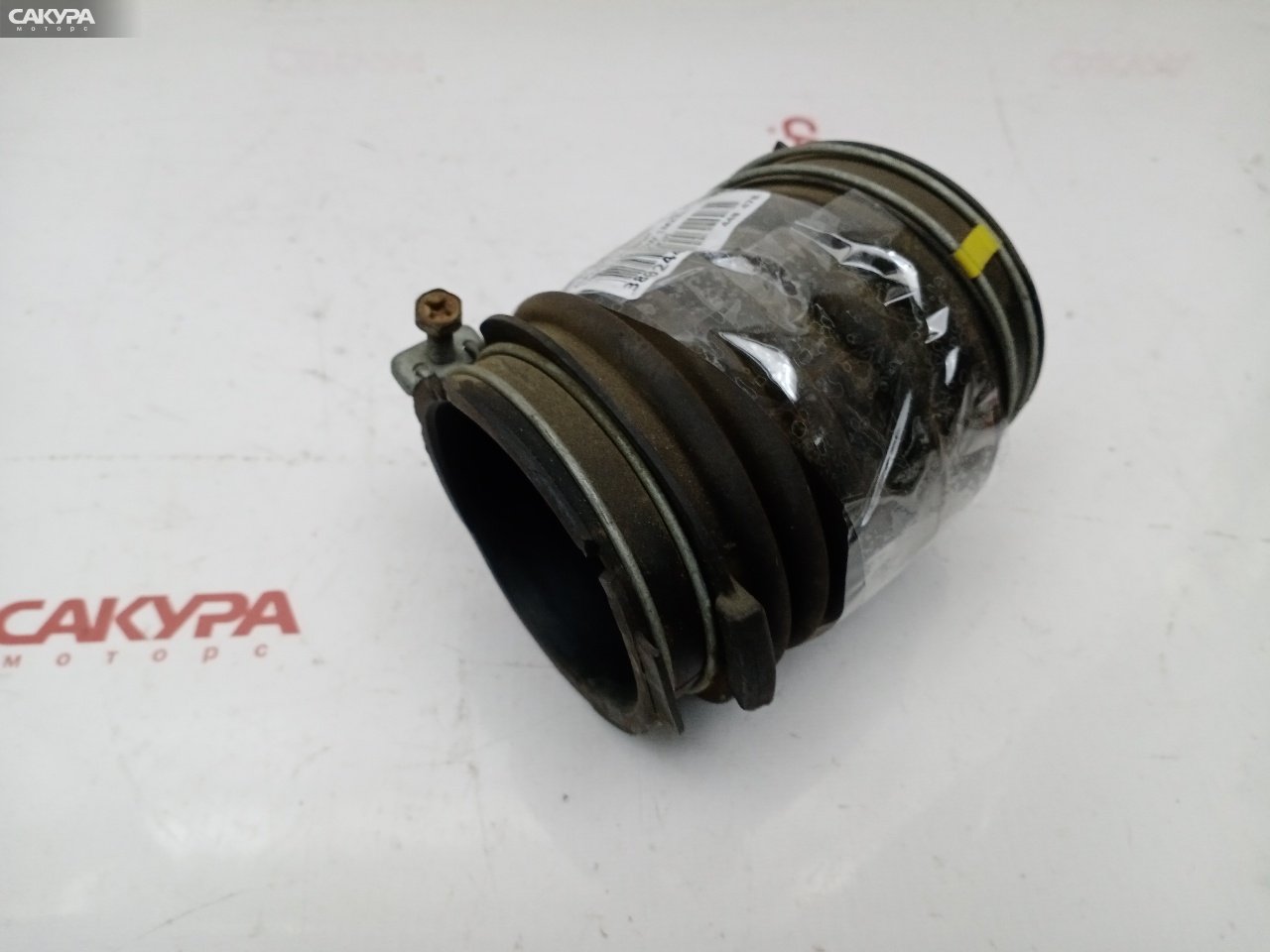 Патрубок воздушного фильтра Toyota Alphard MNH10W 1MZ-FE: купить в Сакура Красноярск.