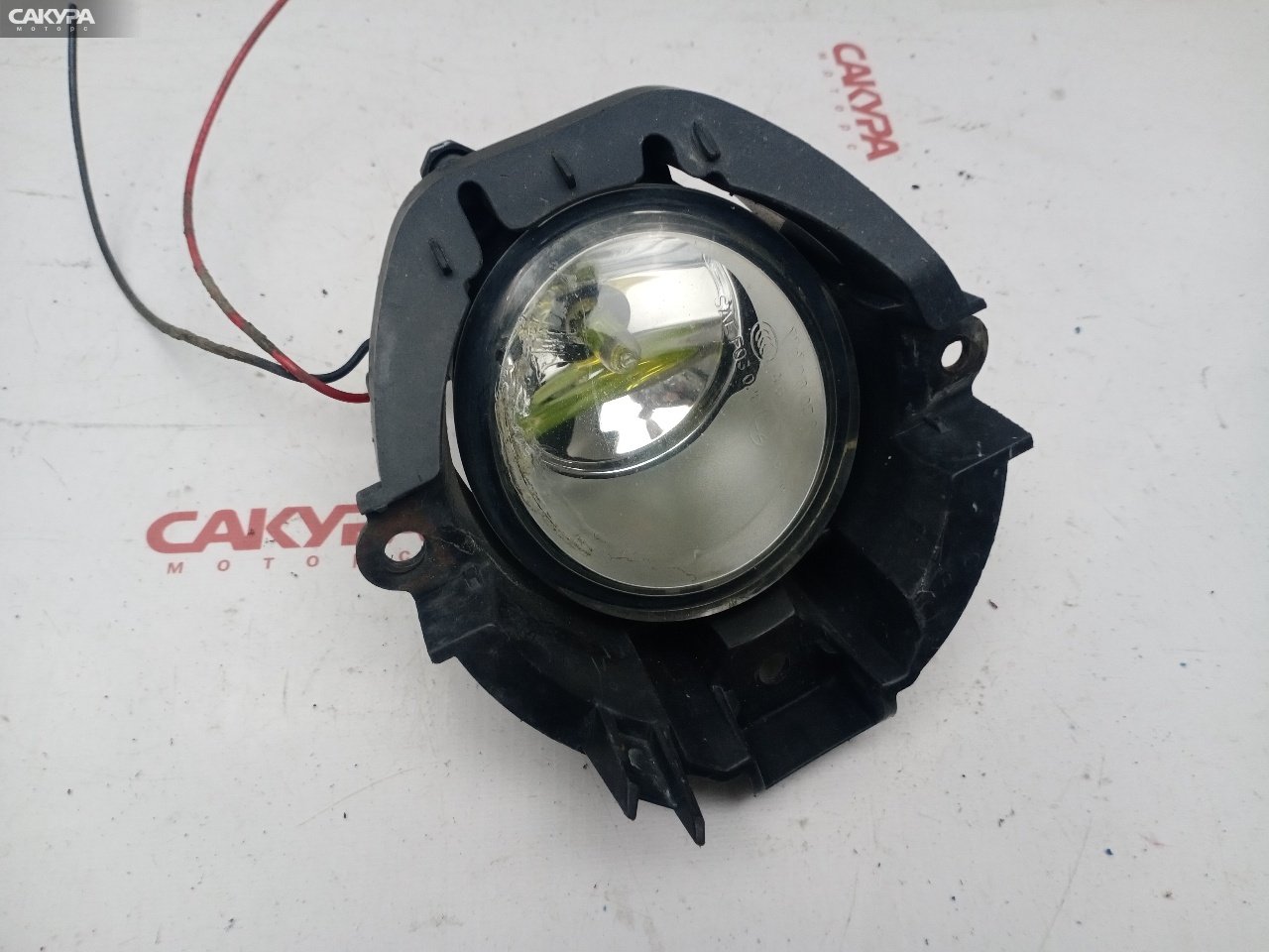 Фара противотуманная правая Toyota Corolla Fielder NZE141G 1NZ-FE 0D-2: купить в Сакура Красноярск.