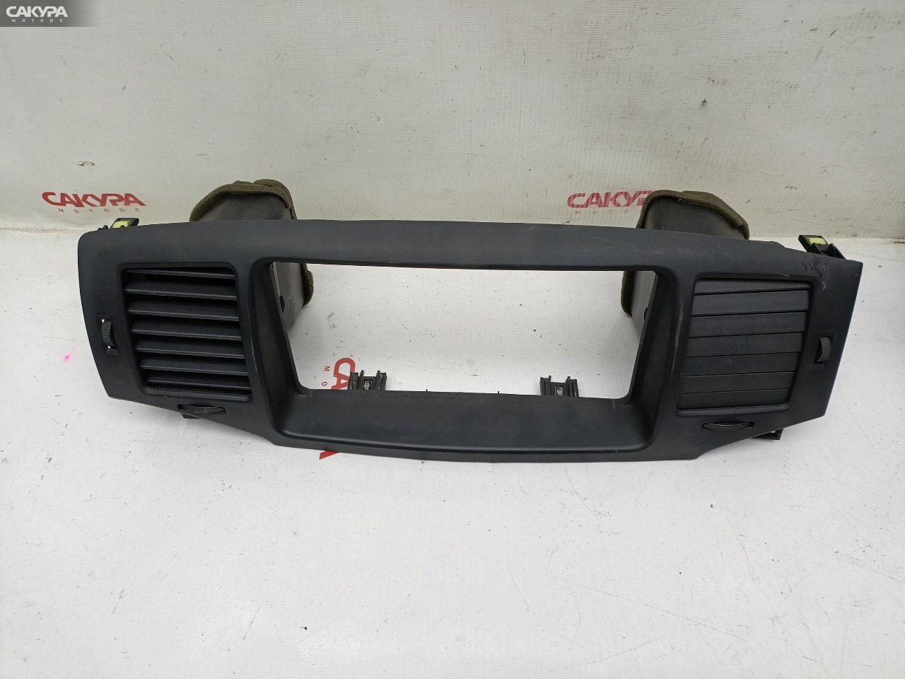 Рамка магнитолы Toyota Allex NZE121 1NZ-FE: купить в Сакура Красноярск.