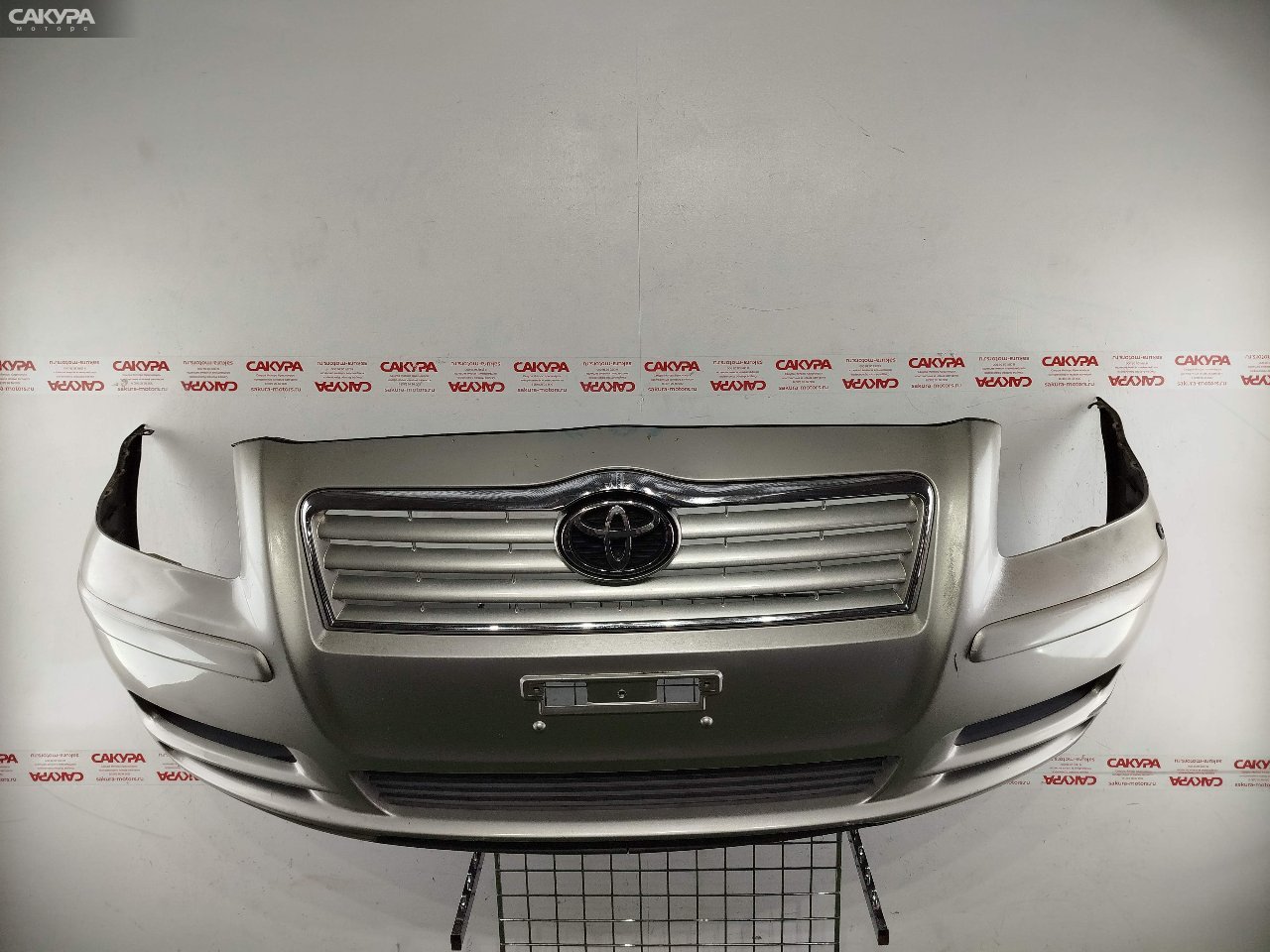 Бампер передний Toyota Avensis AZT250 1AZ-FSE A4Y1: купить в Сакура Красноярск.