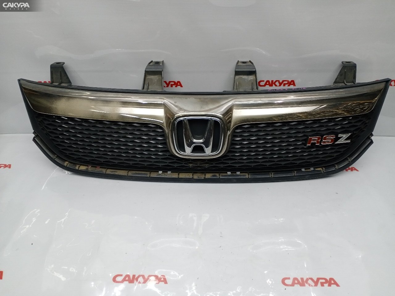Решетка радиатора Honda Stream RN6 R18A: купить в Сакура Красноярск.