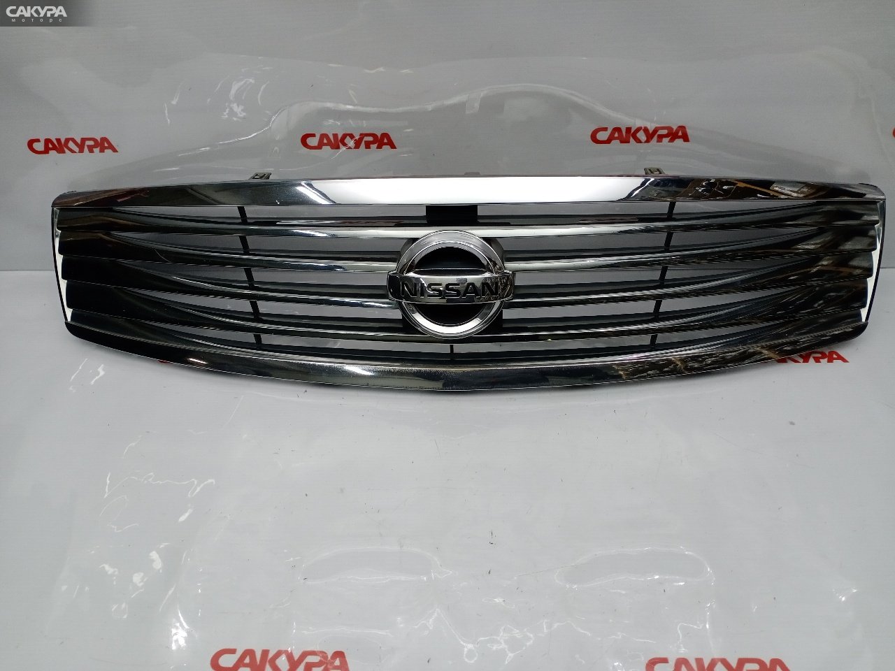 Решетка радиатора Nissan Skyline V36 VQ25HR: купить в Сакура Красноярск.