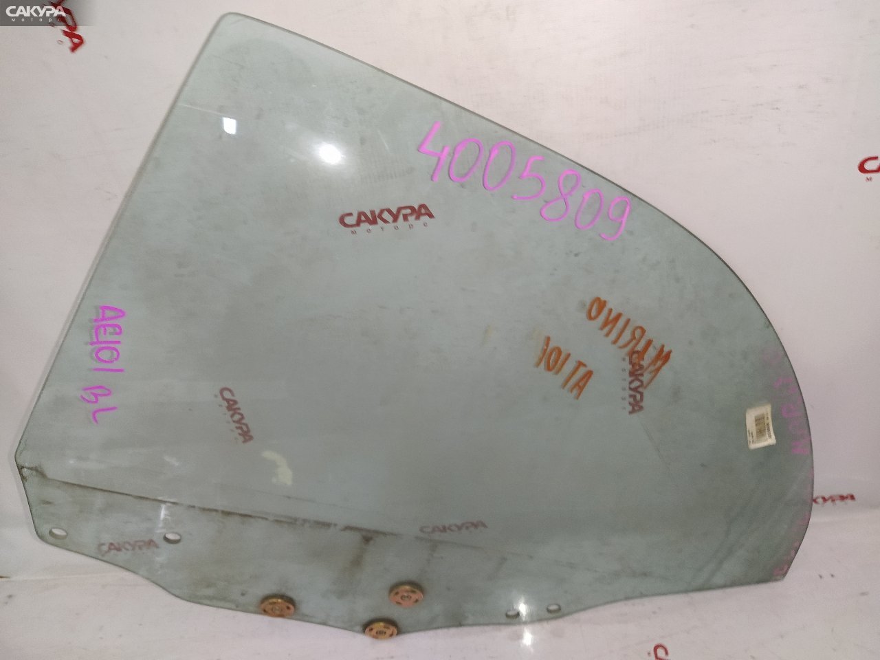 Стекло боковое заднее левое Toyota Sprinter Marino AE101: купить в Сакура Красноярск.