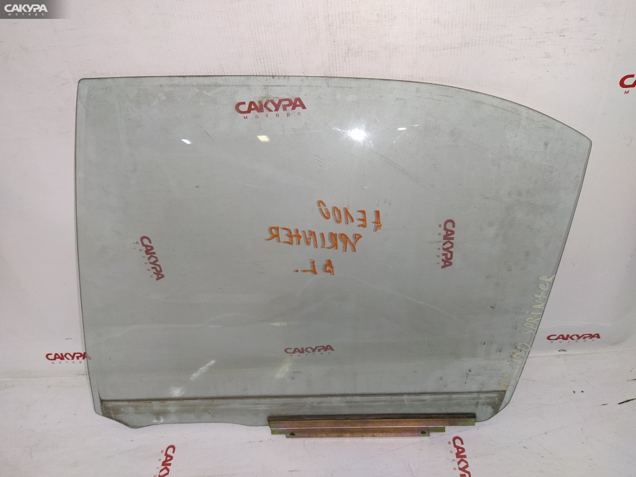 Стекло боковое заднее левое Toyota Sprinter AE100: купить в Сакура Красноярск.