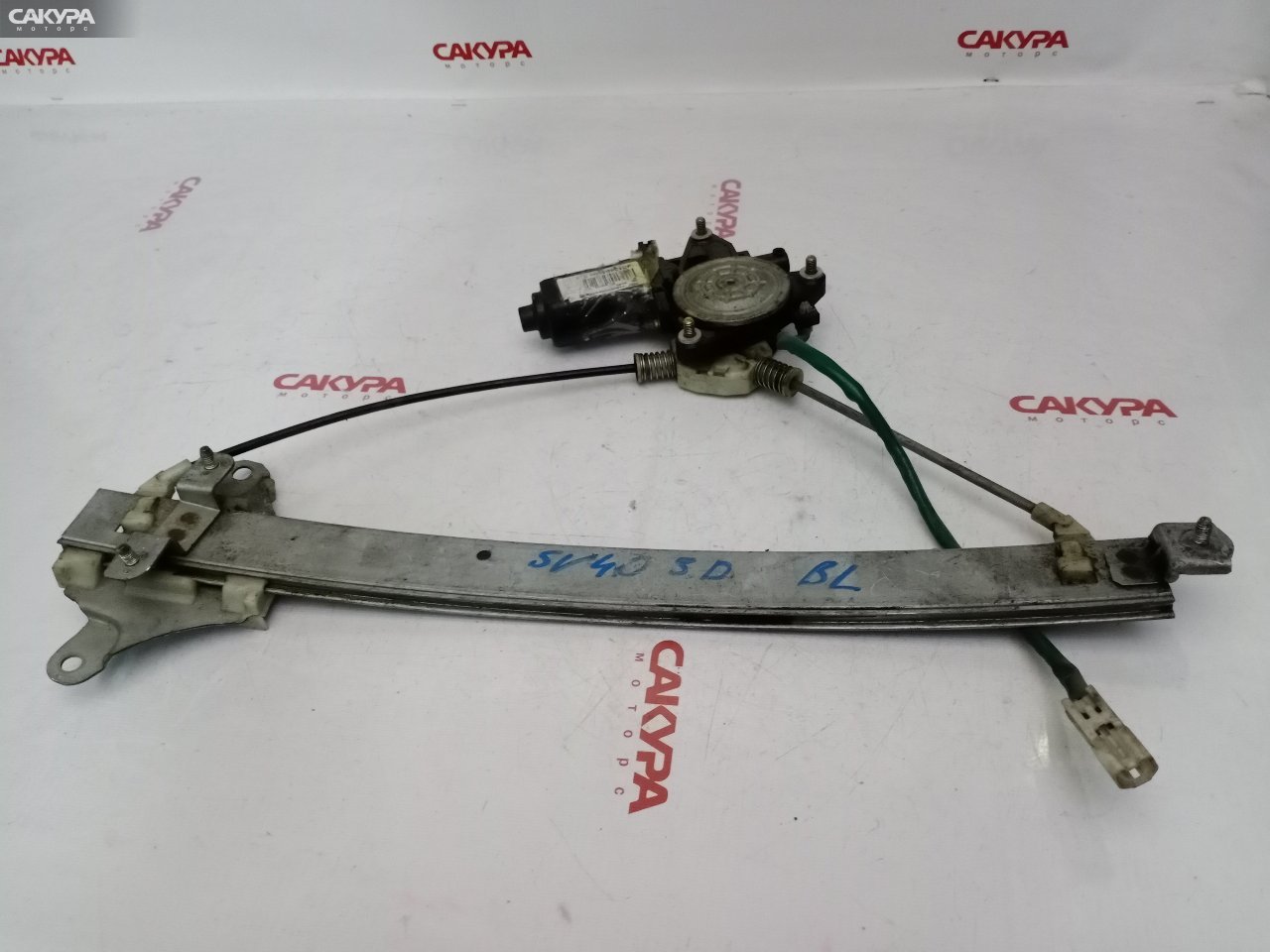 Стеклоподъемник задний левый Toyota Camry SV40: купить в Сакура Красноярск.