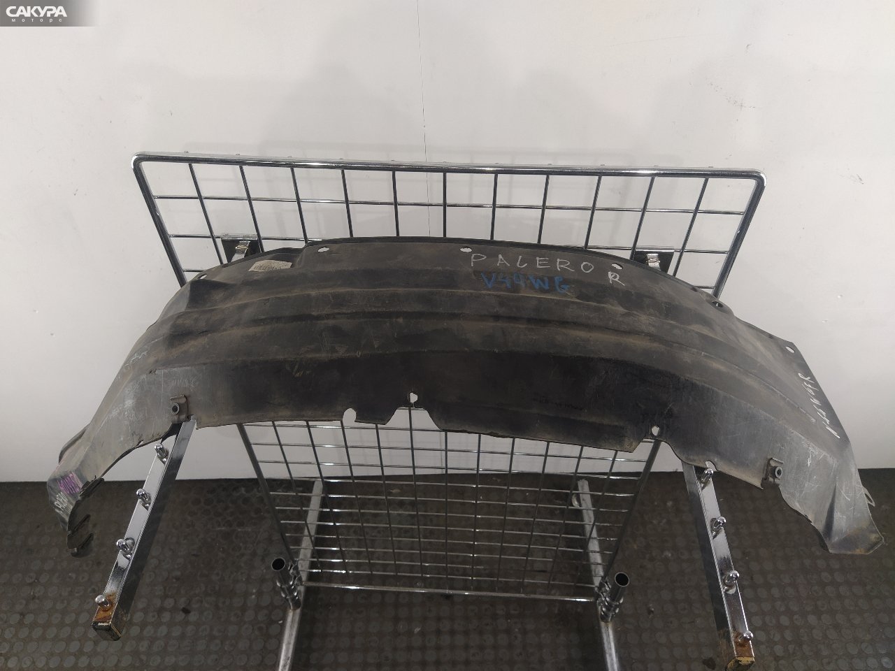 Подкрылок передний правый Mitsubishi Pajero V44WG 4D56-T: купить в Сакура Красноярск.
