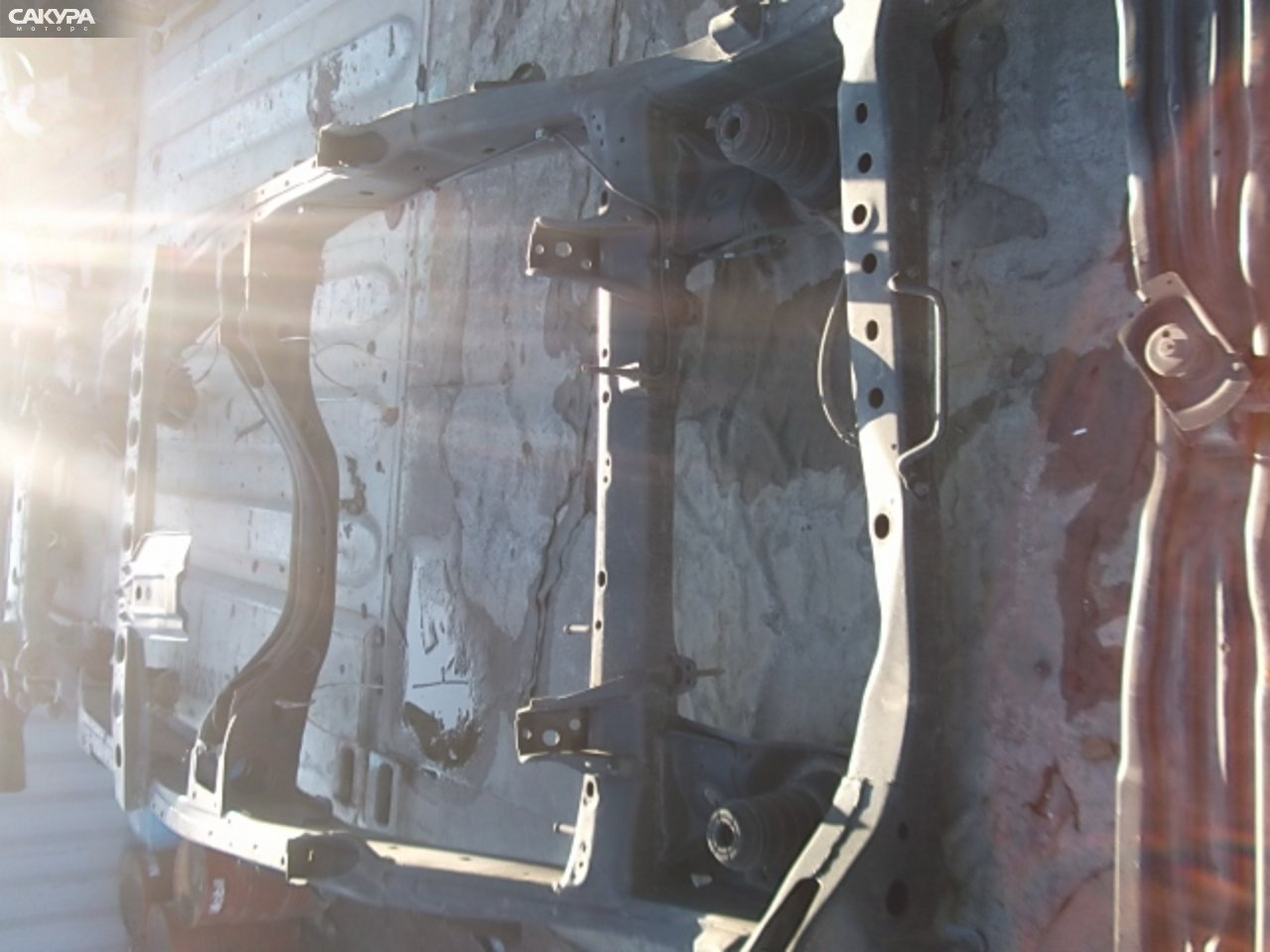 Балка поперечная Toyota Land Cruiser HDJ101K 1HD-FTE: купить в Сакура Красноярск.