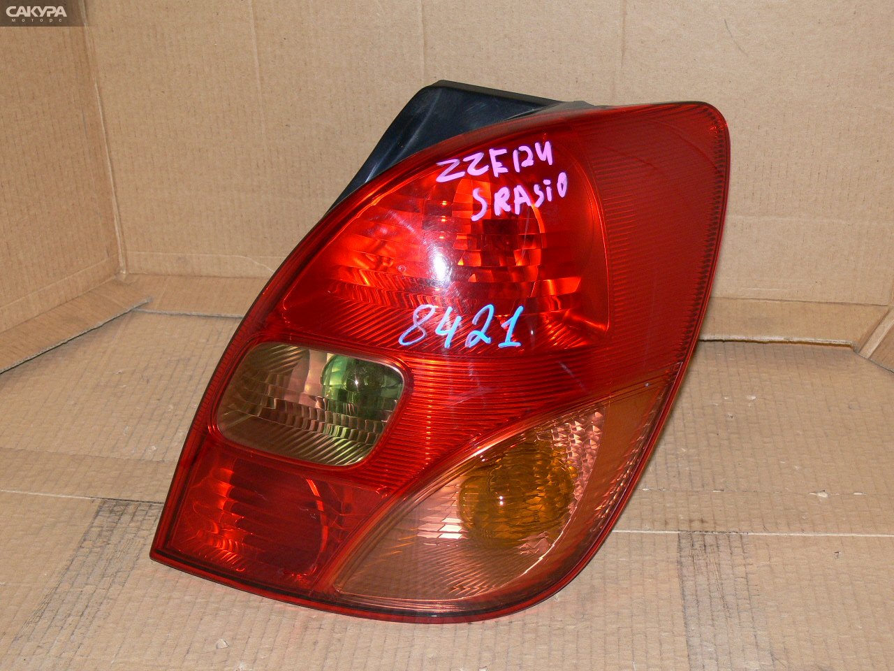 Фонарь стоп-сигнала правый Toyota Corolla Spacio ZZE124N 13-69: купить в Сакура Иркутск.