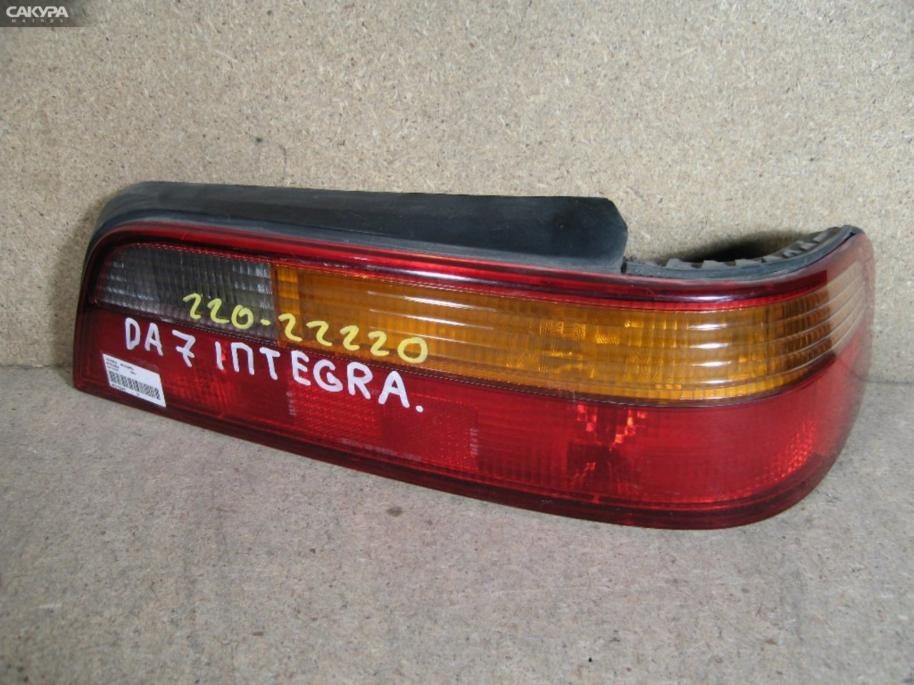 Фонарь стоп-сигнала правый Honda Integra DA7 220-22220: купить в Сакура Абакан.