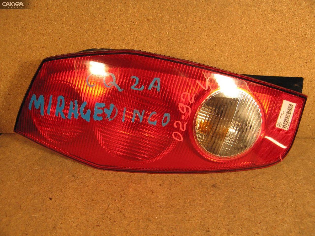 Фонарь стоп-сигнала левый Mitsubishi Dingo CQ2A P0292: купить в Сакура Абакан.