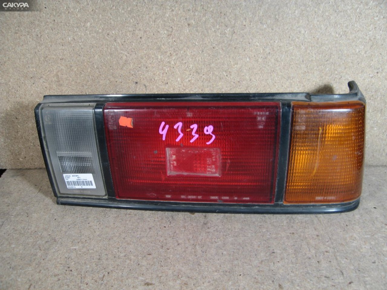Фонарь стоп-сигнала правый Nissan Sunny B12 4339: купить в Сакура Абакан.