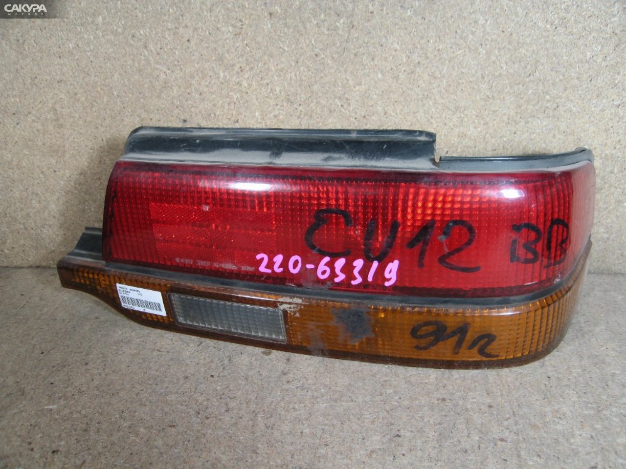 Фонарь стоп-сигнала правый Nissan Bluebird U12 220-63319: купить в Сакура Абакан.