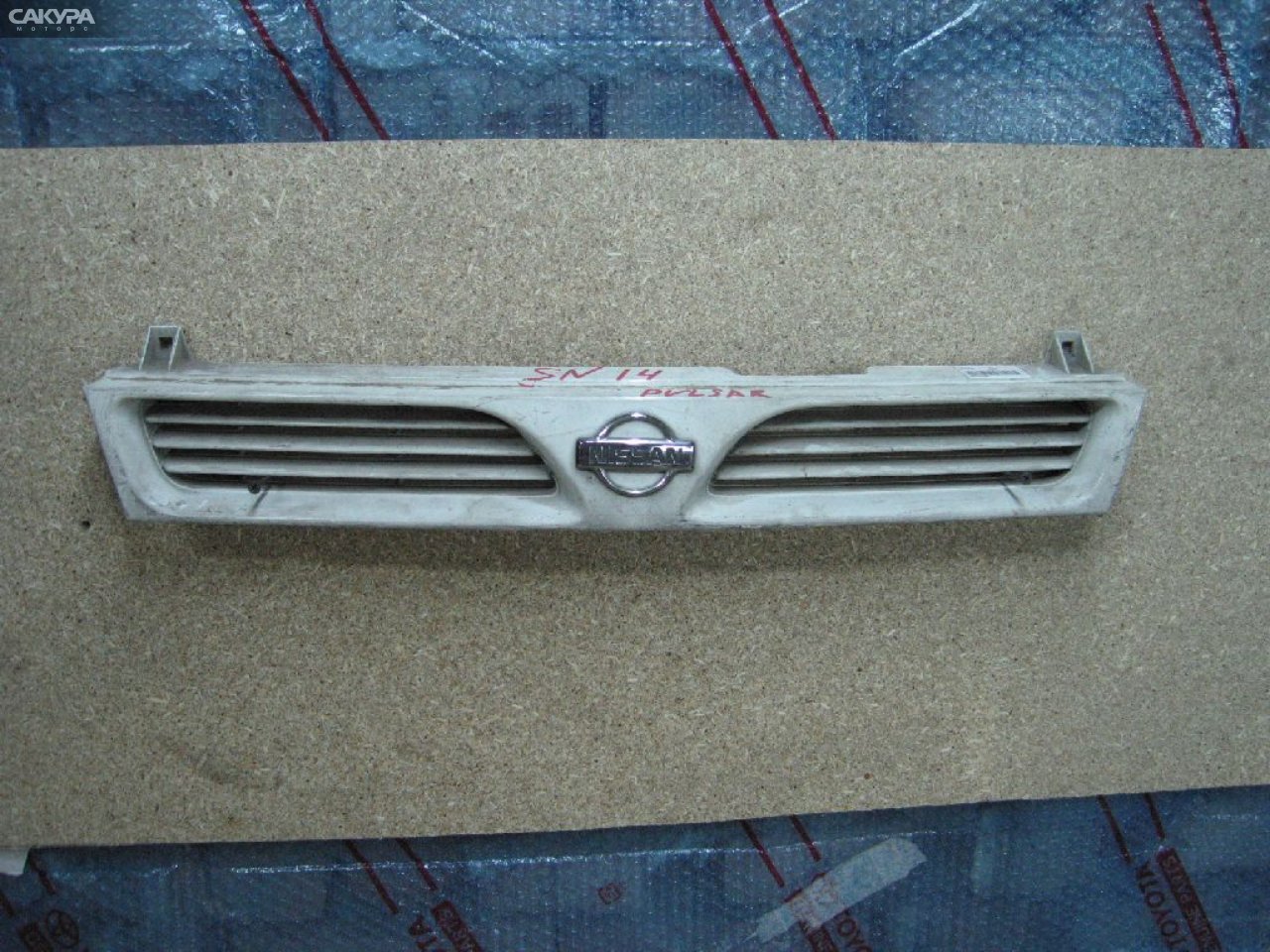Решетка радиатора Nissan Pulsar FN14: купить в Сакура Абакан.