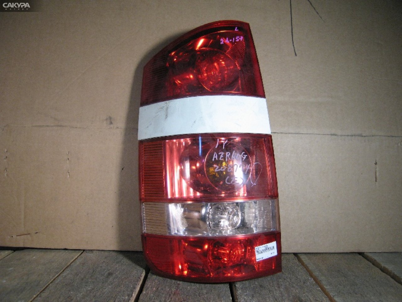 Фонарь стоп-сигнала левый Toyota Noah AZR60G 28-157: купить в Сакура Абакан.