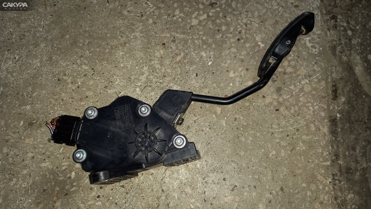 Датчик положения педали акселератора Toyota Corolla Axio NZE141 1NZ-FE: купить в Сакура Абакан.