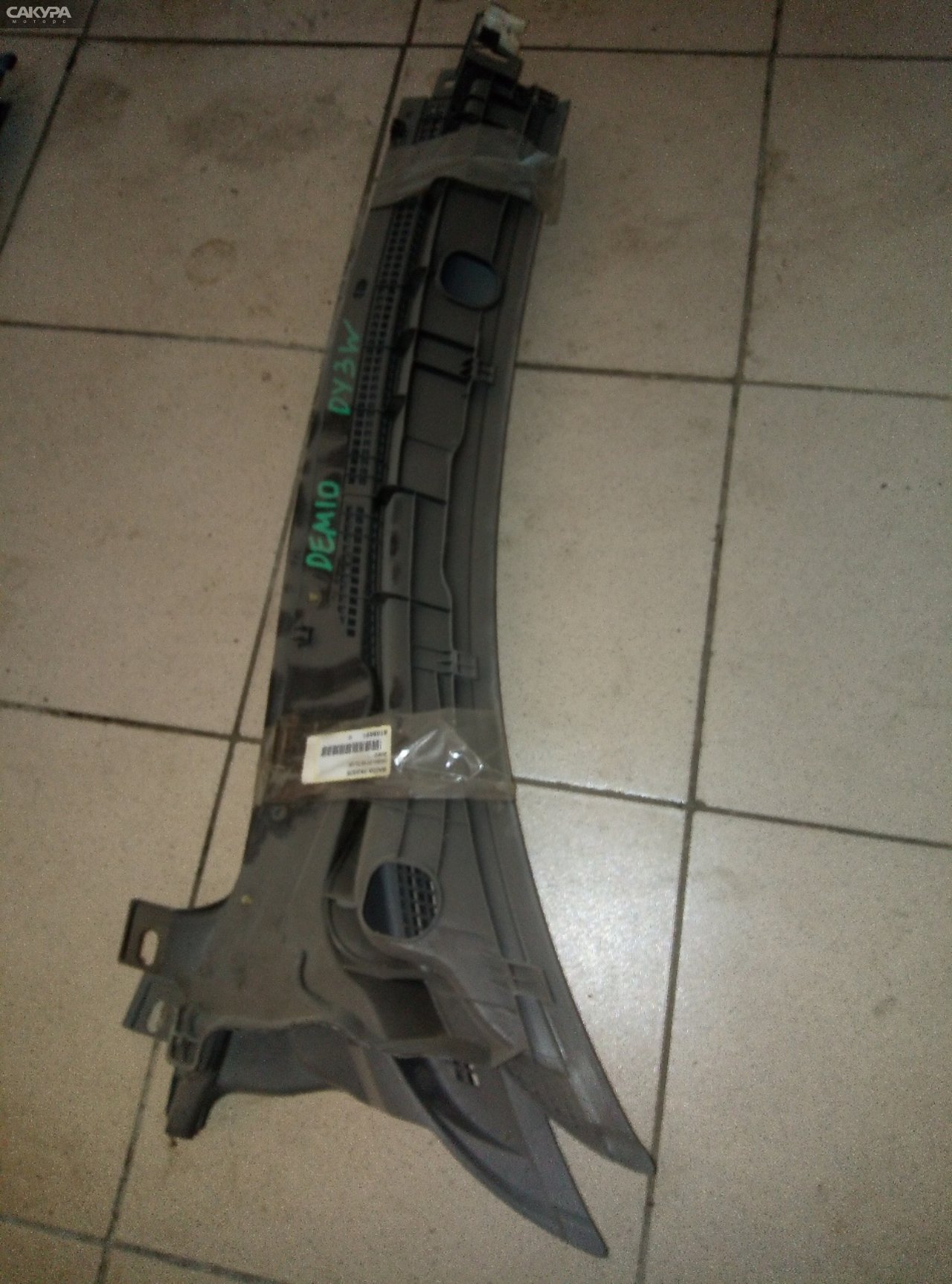 Решетка под лобовое стекло Mazda Demio DY3W ZJ-VE: купить в Сакура Абакан.