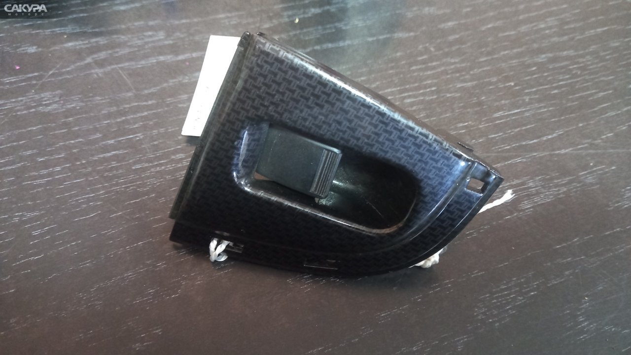 Кнопки в салон задняя правая Honda Orthia EL2 B20B: купить в Сакура Абакан.