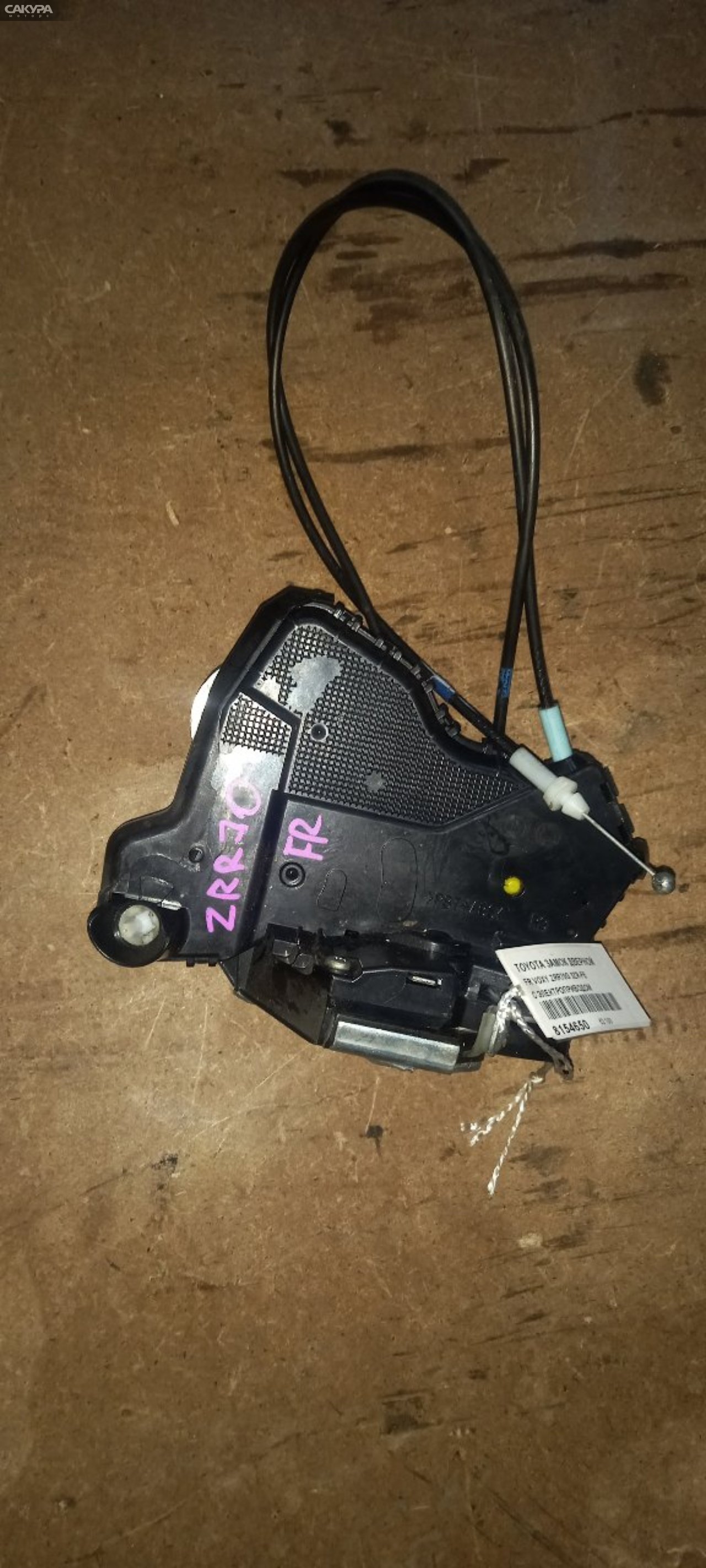 Замок дверной передний правый Toyota Voxy ZRR70 3ZR-FE: купить в Сакура Абакан.