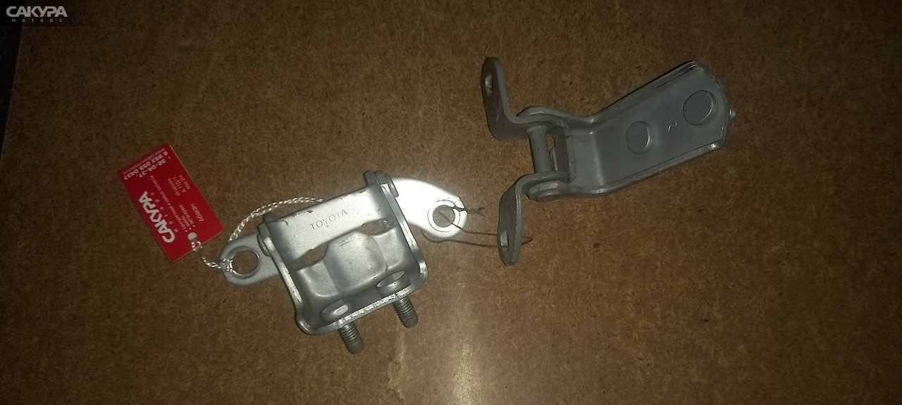 Петля двери задняя правая Toyota Vitz SCP10 1SZ-FE: купить в Сакура Абакан.