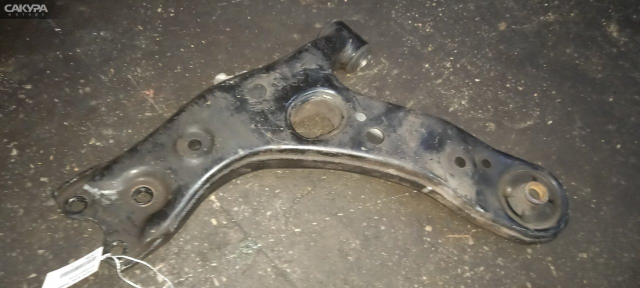 Рычаг подвески передний правый Toyota Avensis ZRT272: купить в Сакура Абакан.