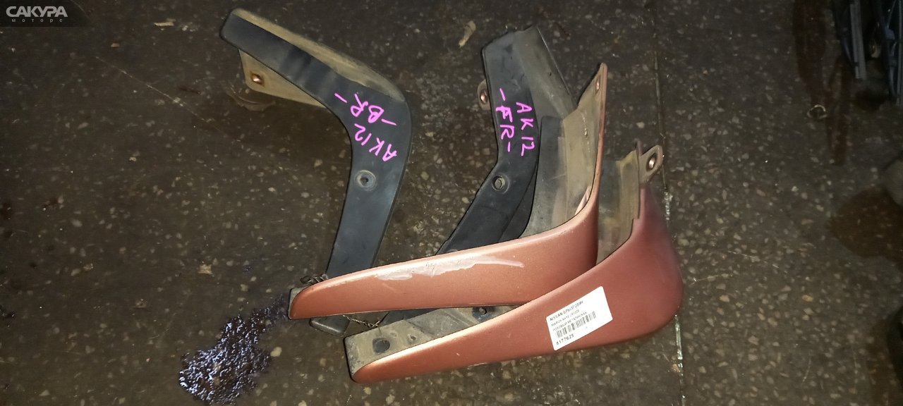 Брызговик Nissan March AK12 CR12DE: купить в Сакура Абакан.