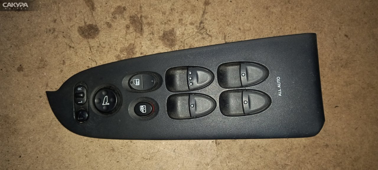Кнопки в салон передняя правая Honda Stream RN6 R18A: купить в Сакура Абакан.